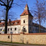 zamek stare tarnowice