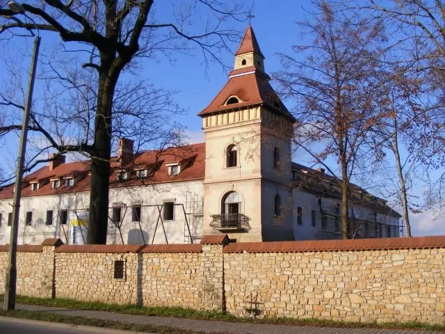 zamek stare tarnowice